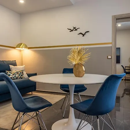 Golden View Holidays Apartment