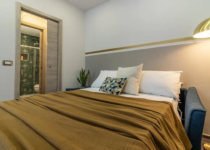 Golden View Holidays *